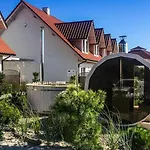Hébergement de vacances Comfortable House With A Terrace, Sauna, Jacuzzi *